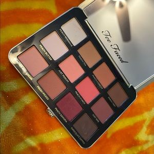 Too Faced Just Peachy Matte palette